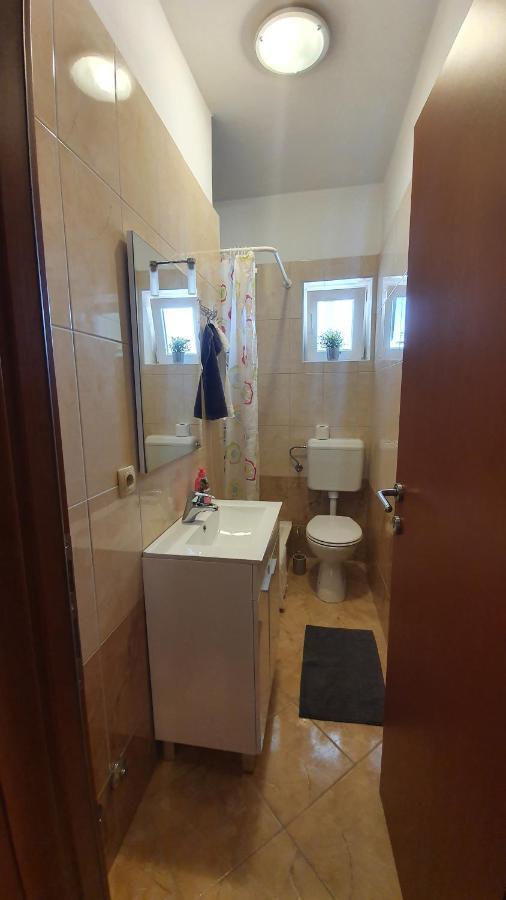 Apartments Jadranka Новаля Екстериор снимка