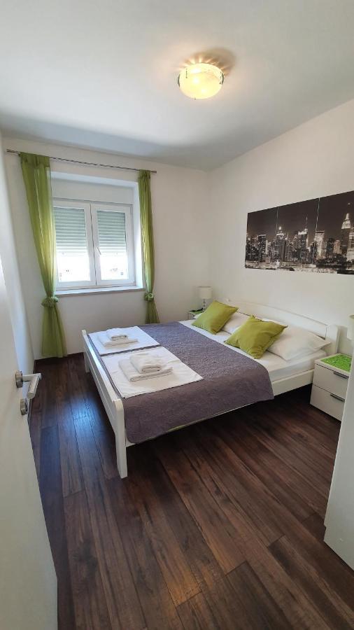 Apartments Jadranka Новаля Екстериор снимка