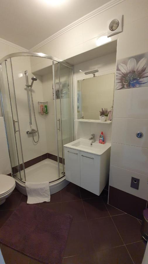Apartments Jadranka Новаля Екстериор снимка