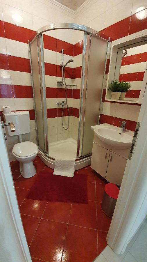 Apartments Jadranka Новаля Екстериор снимка
