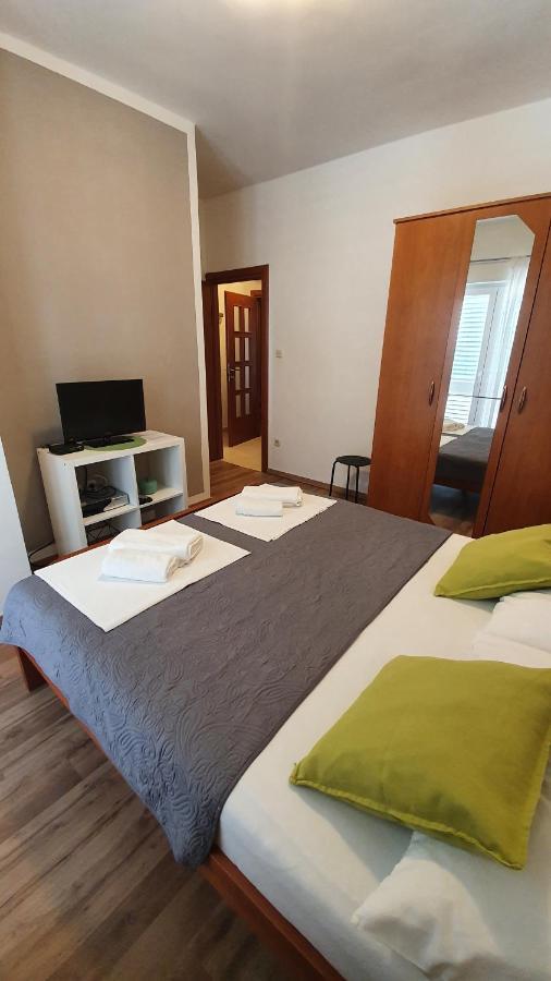 Apartments Jadranka Новаля Екстериор снимка