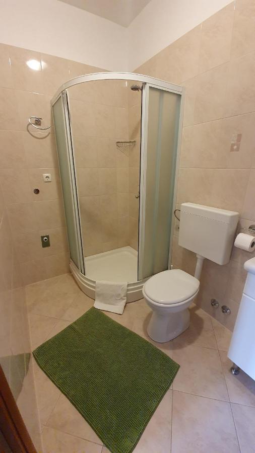 Apartments Jadranka Новаля Екстериор снимка