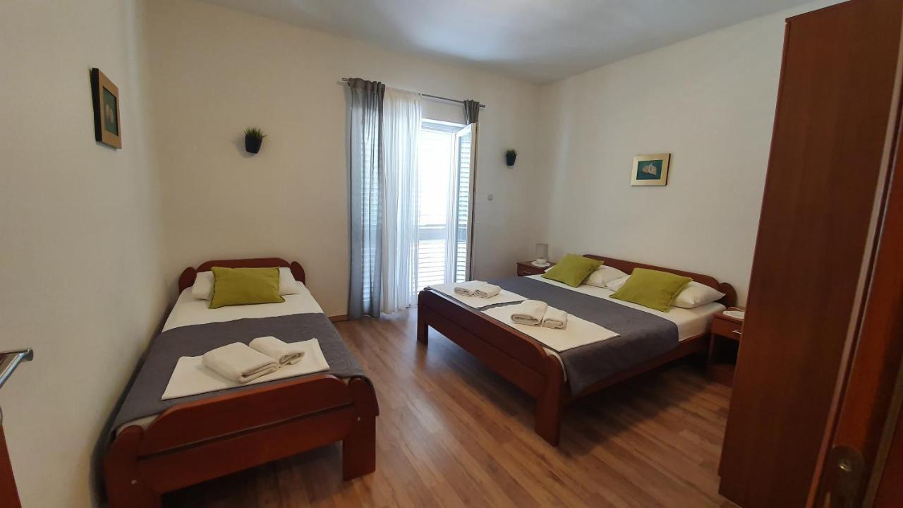 Apartments Jadranka Новаля Екстериор снимка