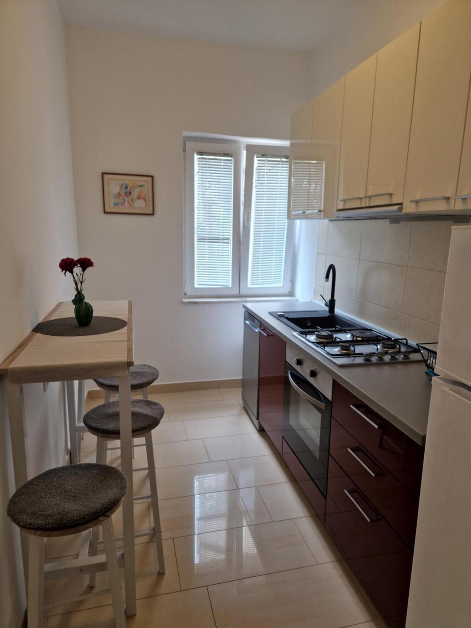 Apartments Jadranka Новаля Екстериор снимка
