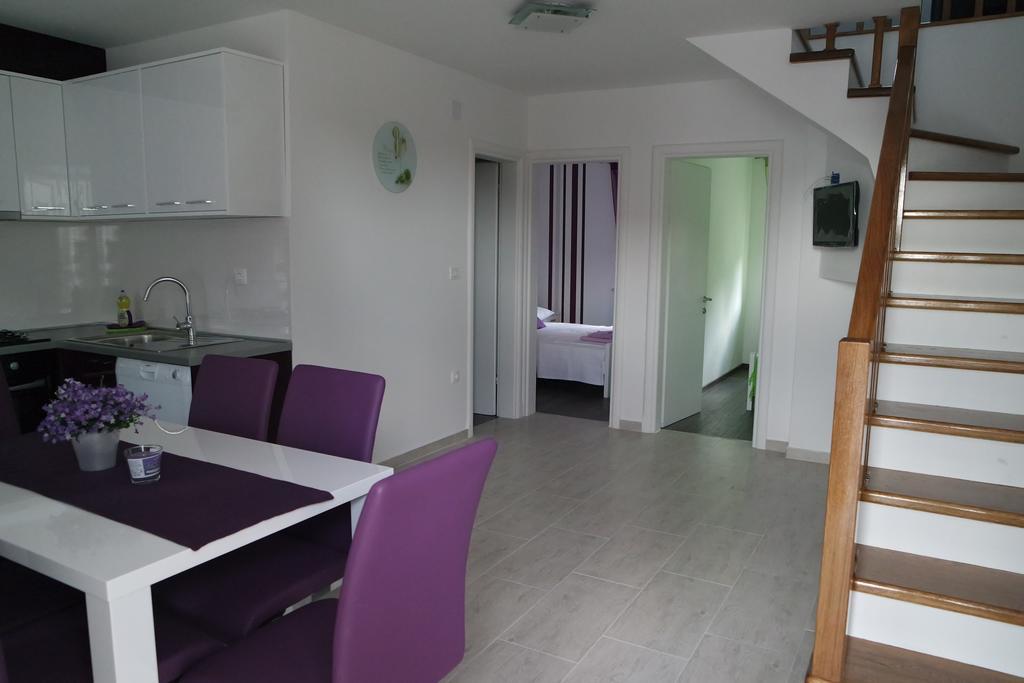 Apartments Jadranka Новаля Екстериор снимка