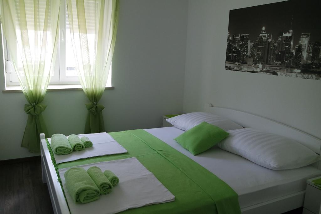 Apartments Jadranka Новаля Екстериор снимка