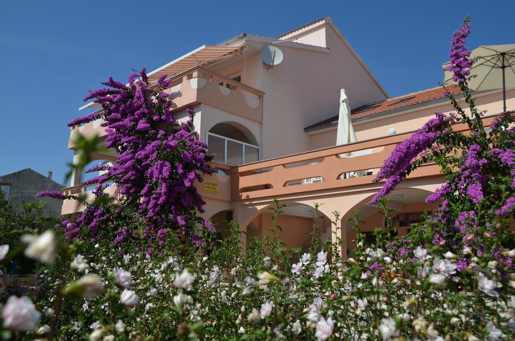 Apartments Jadranka Новаля Екстериор снимка