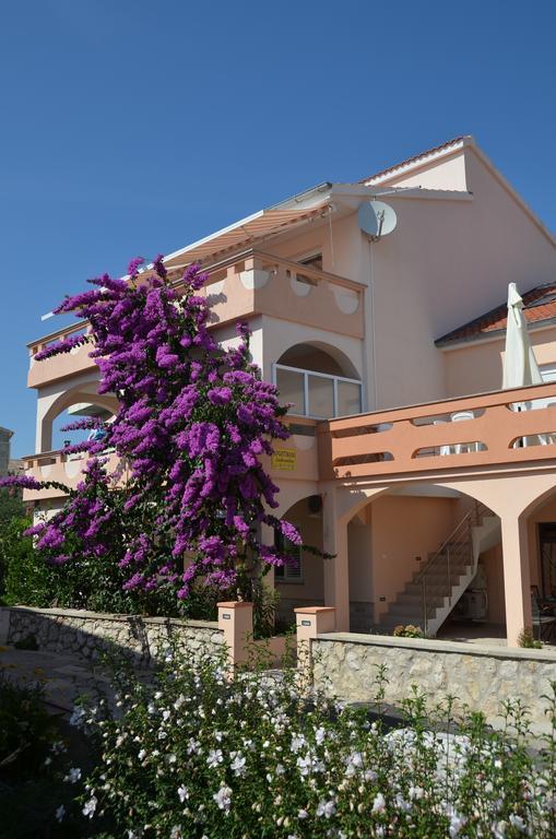 Apartments Jadranka Новаля Екстериор снимка