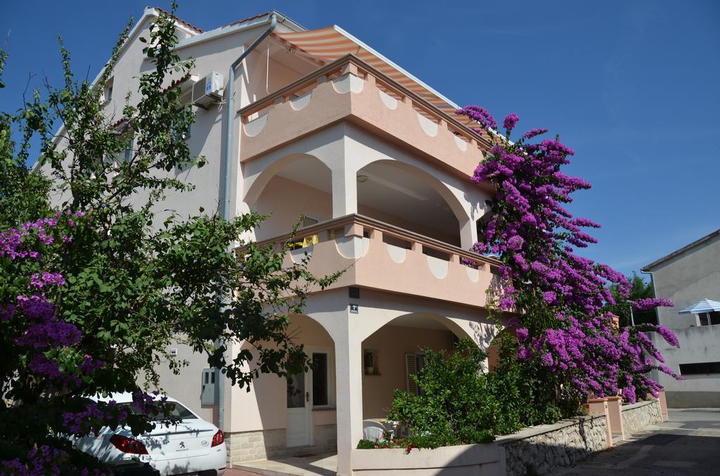 Apartments Jadranka Новаля Екстериор снимка